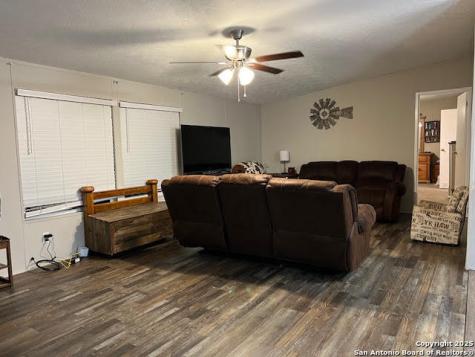352 County Road 741 Yancey TX 78886