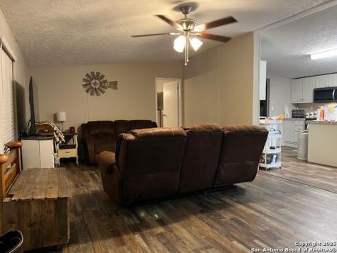 352 County Road 741 Yancey TX 78886