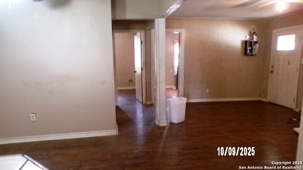 1000 W Clare Beeville TX 78102
