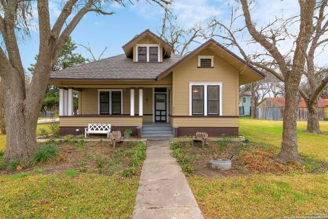 602 N Camp Street Seguin TX 78155