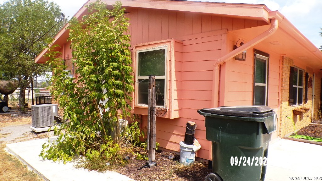 114 W Mesquite Street Karnes City TX 78118