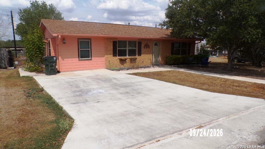 114 W Mesquite Street Karnes City TX 78118