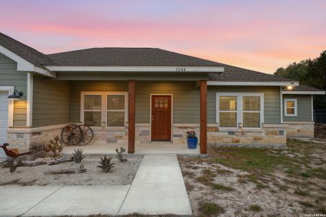 1244 Lasso Canyon Lake TX 78133