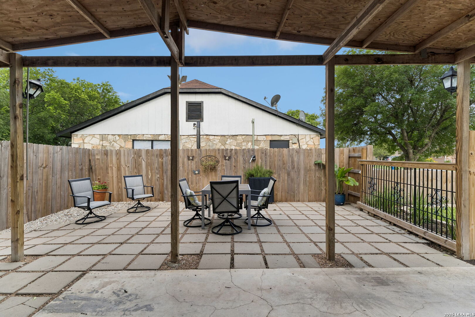 8722 Dale Valley San Antonio TX 78227