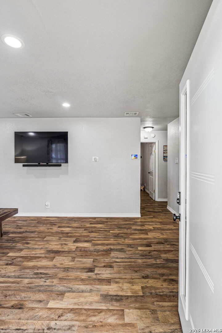 8722 Dale Valley San Antonio TX 78227