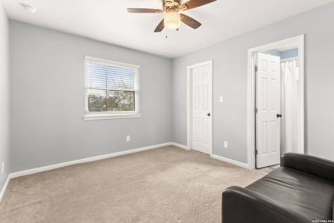 2854 Lakehills San Antonio TX 78251