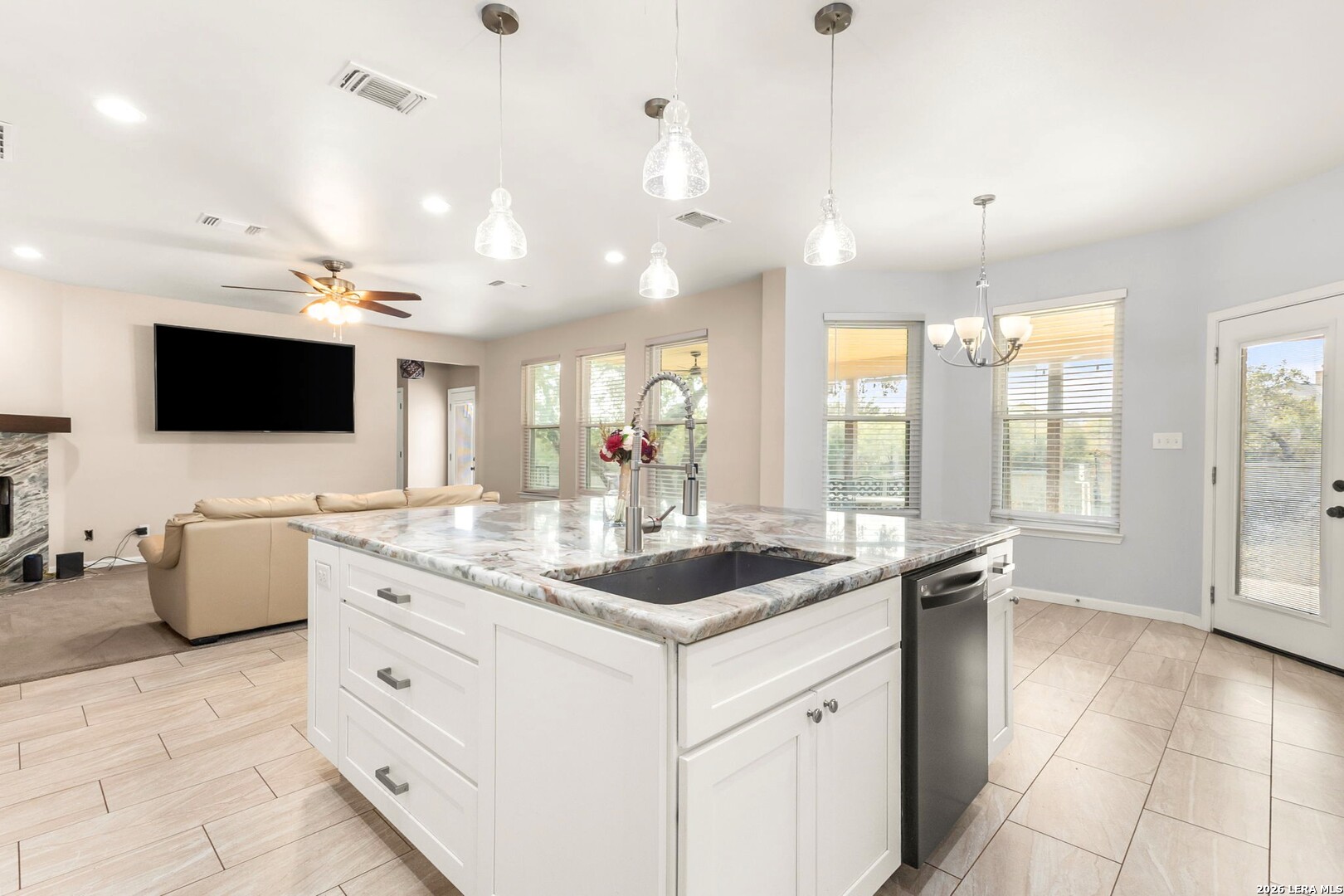 2854 Lakehills San Antonio TX 78251