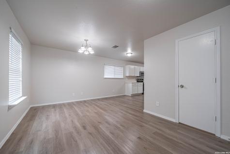 8915 Mission Meadow San Antonio TX 78223