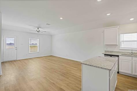 2838 Forsyth Canyon San Antonio TX 78109