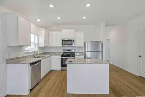 2838 Forsyth Canyon San Antonio TX 78109