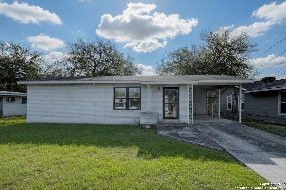 461 Rothe Loop New Braunfels TX 78130