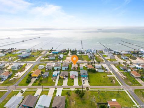 1419 S Magnolia Street Rockport TX 78382