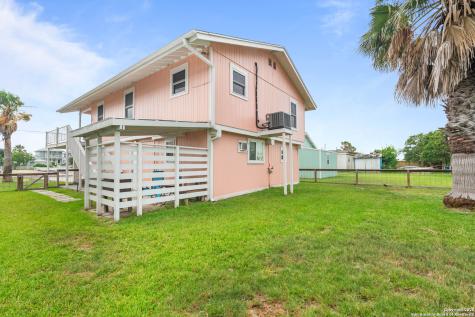 1419 S Magnolia Street Rockport TX 78382