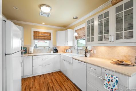 1419 S Magnolia Street Rockport TX 78382
