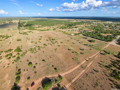 675 County Road 1629 Moore TX 78057