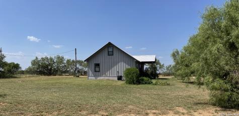 675 County Road 1629 Moore TX 78057