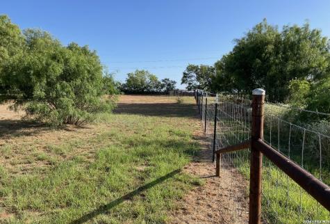 675 County Road 1629 Moore TX 78057