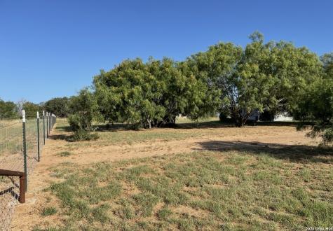 675 County Road 1629 Moore TX 78057