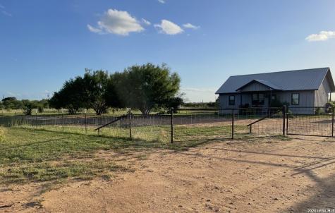 675 County Road 1629 Moore TX 78057