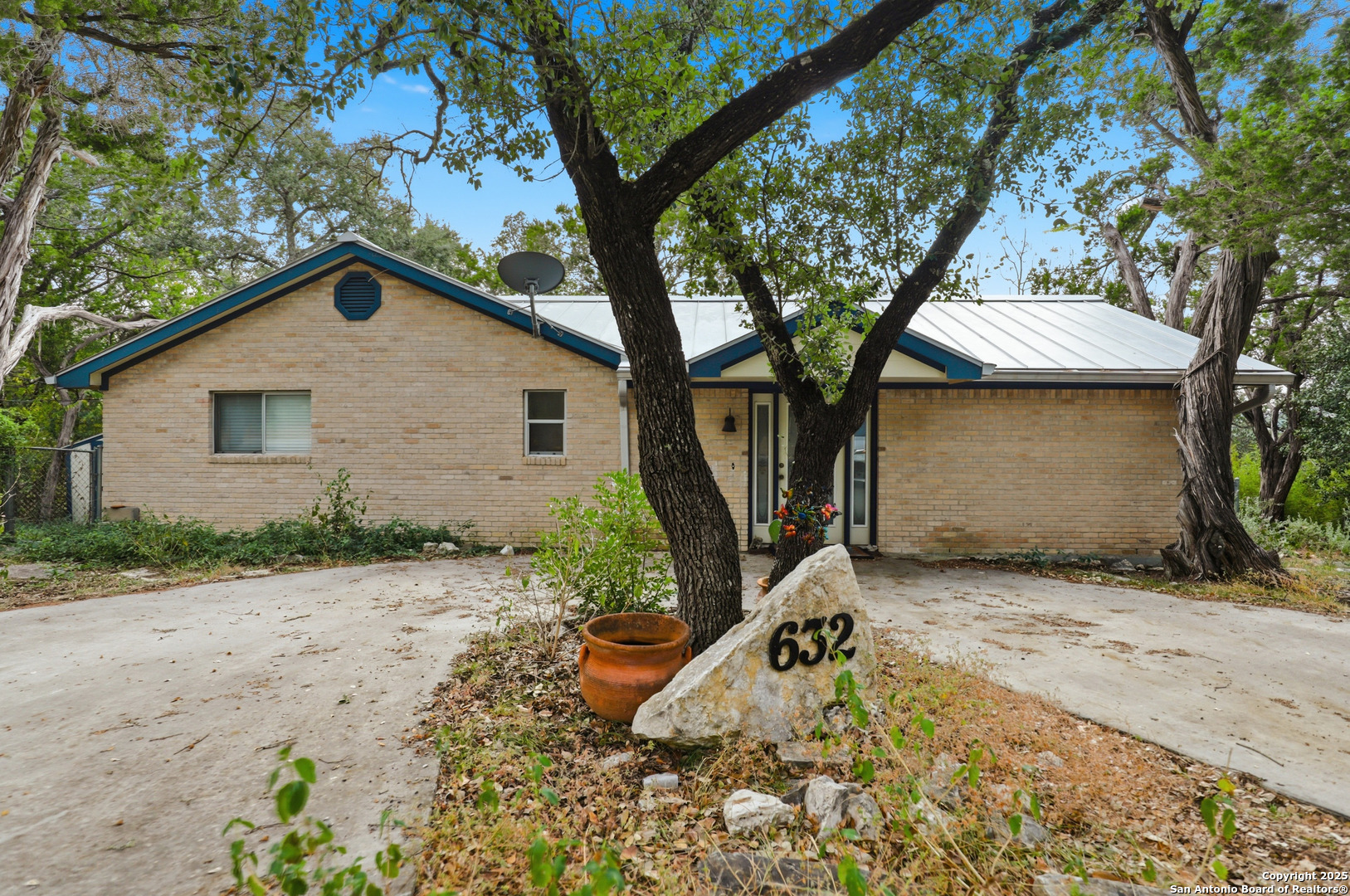 632 Durham Canyon Lake TX 78133