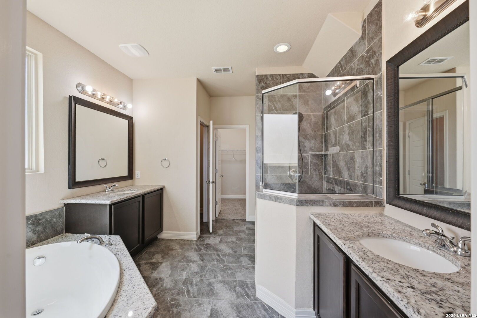 5044 Forest Oak Schertz TX 78108