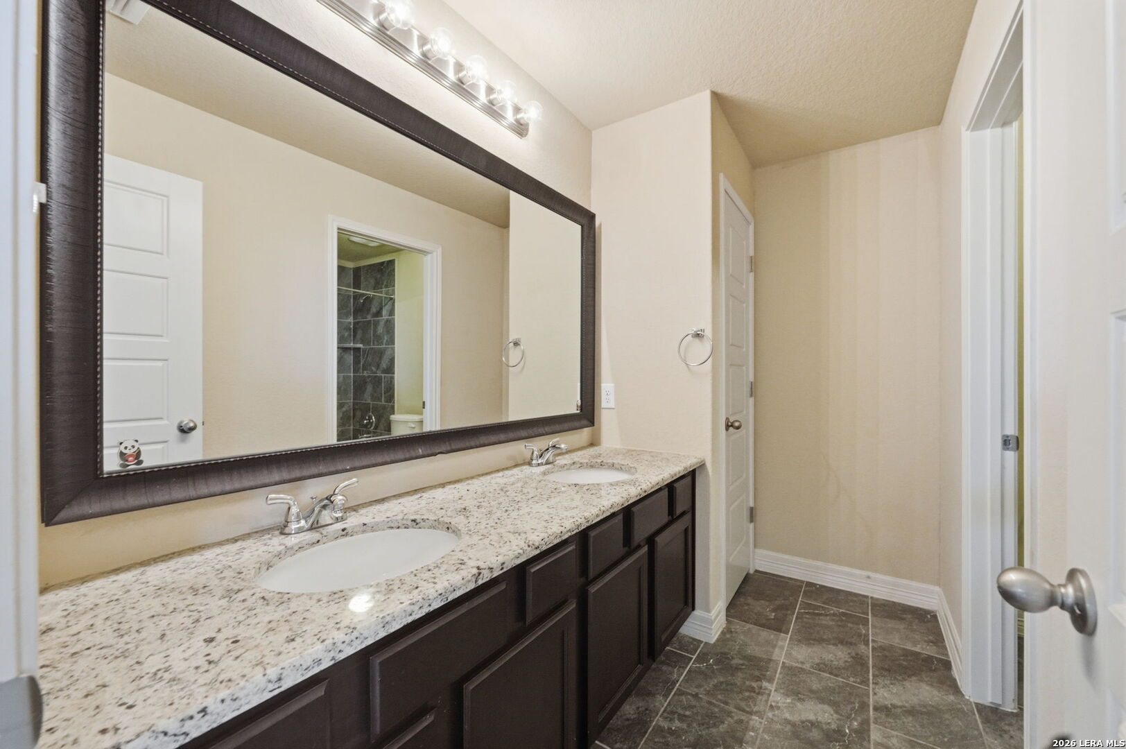 5044 Forest Oak Schertz TX 78108