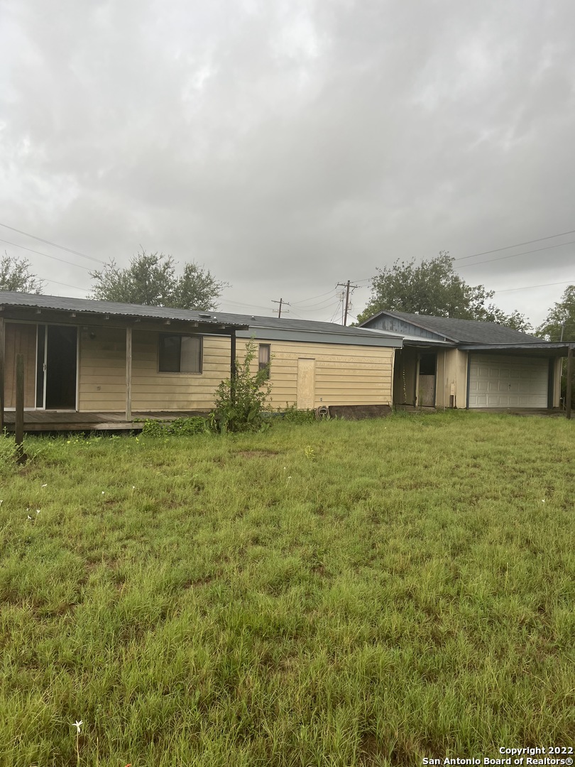602 W 4th Street Nordheim TX 78141