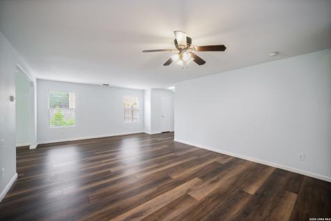 16642 Emerald Bluff Selma TX 78154