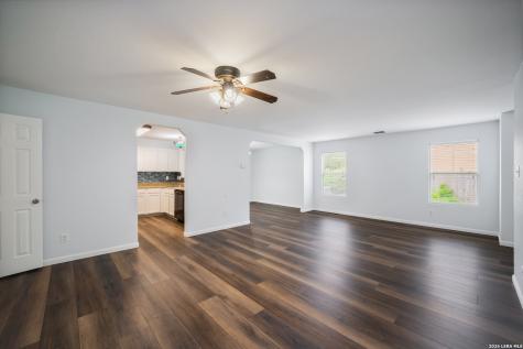 16642 Emerald Bluff Selma TX 78154