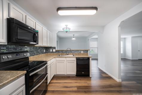 16642 Emerald Bluff Selma TX 78154