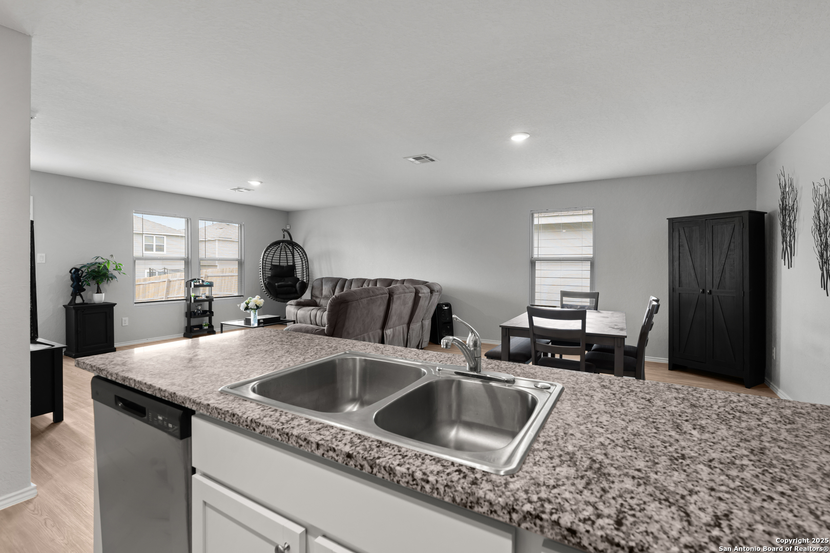 3362 Carducci Drive Converse TX 78109