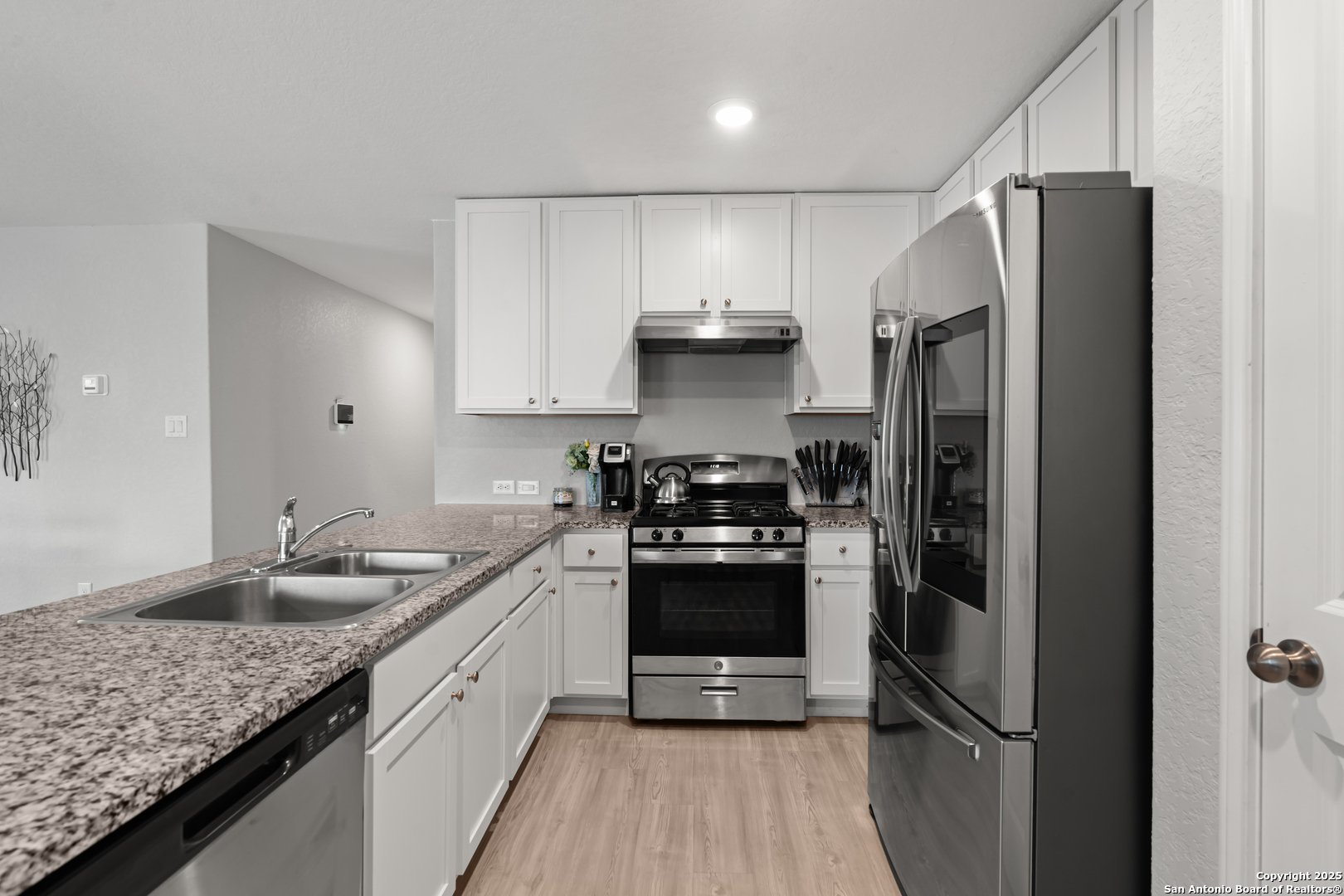 3362 Carducci Drive Converse TX 78109