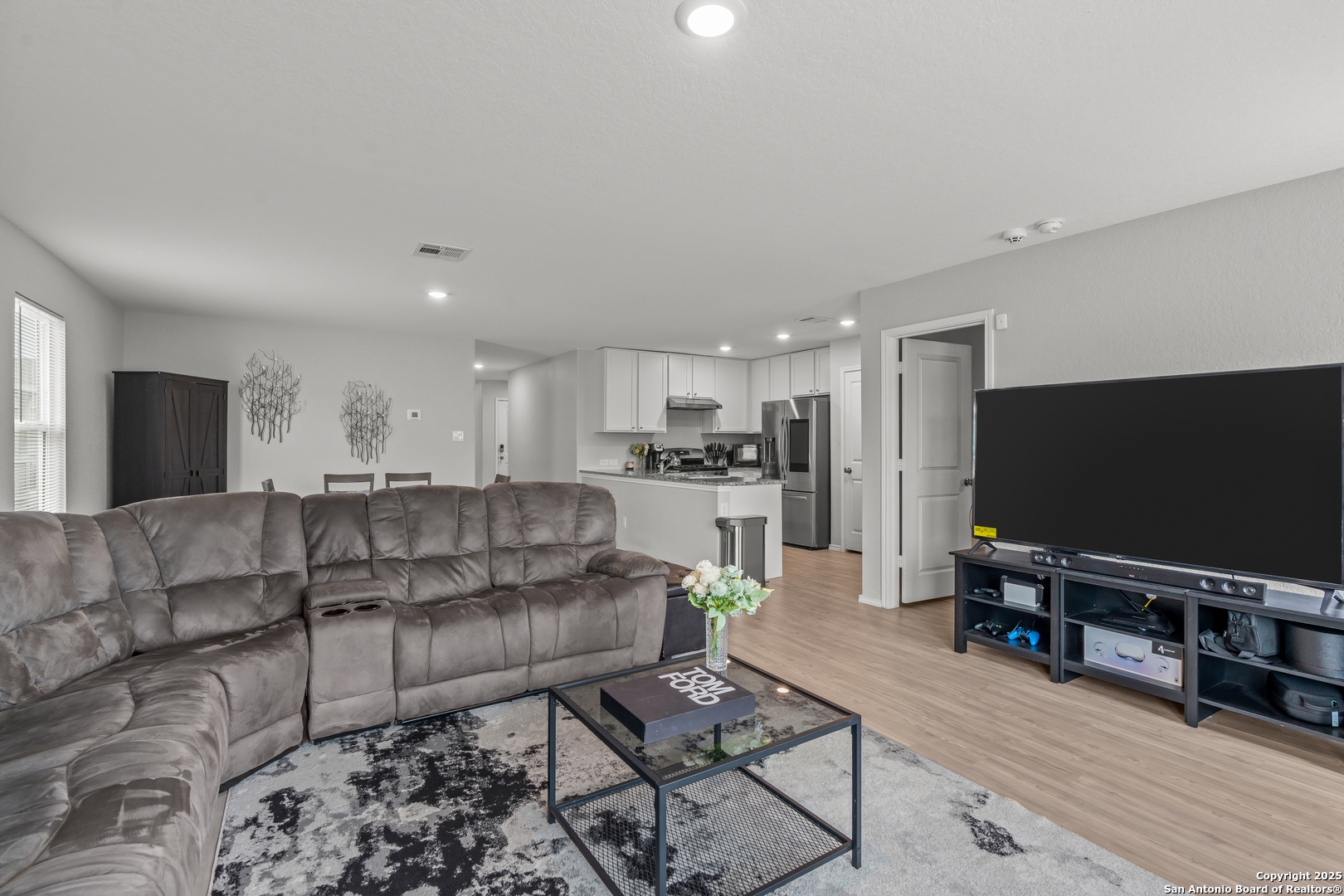 3362 Carducci Drive Converse TX 78109