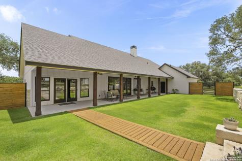 3260 Palomino Springs Bandera TX 78003