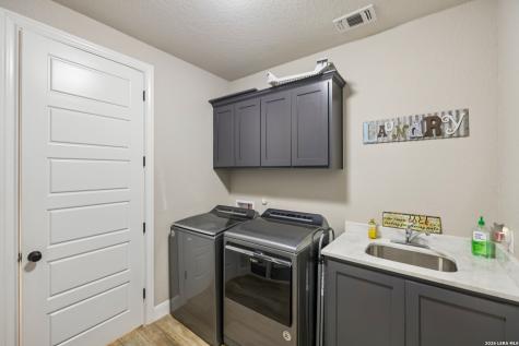498 Double Gate Road Castroville TX 78009