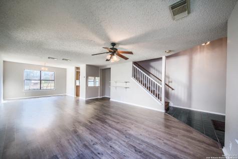 6338 Maverick Oak Drive San Antonio TX 78240