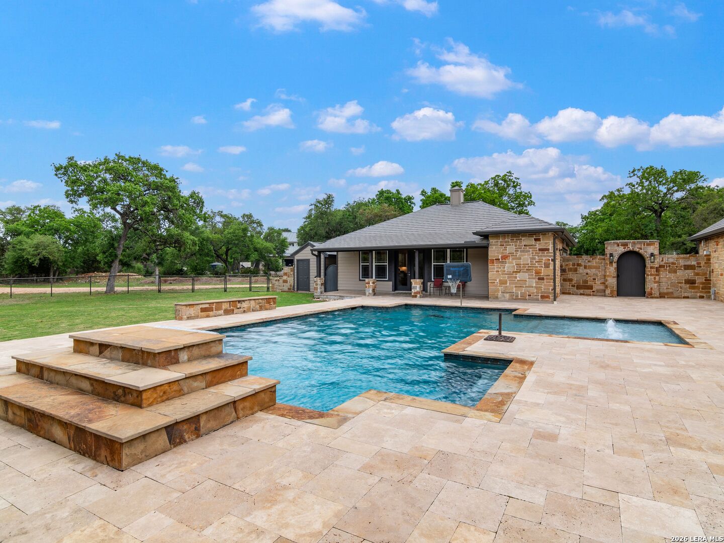 103 S Cibolo Hollow Fair Oaks Ranch TX 78015