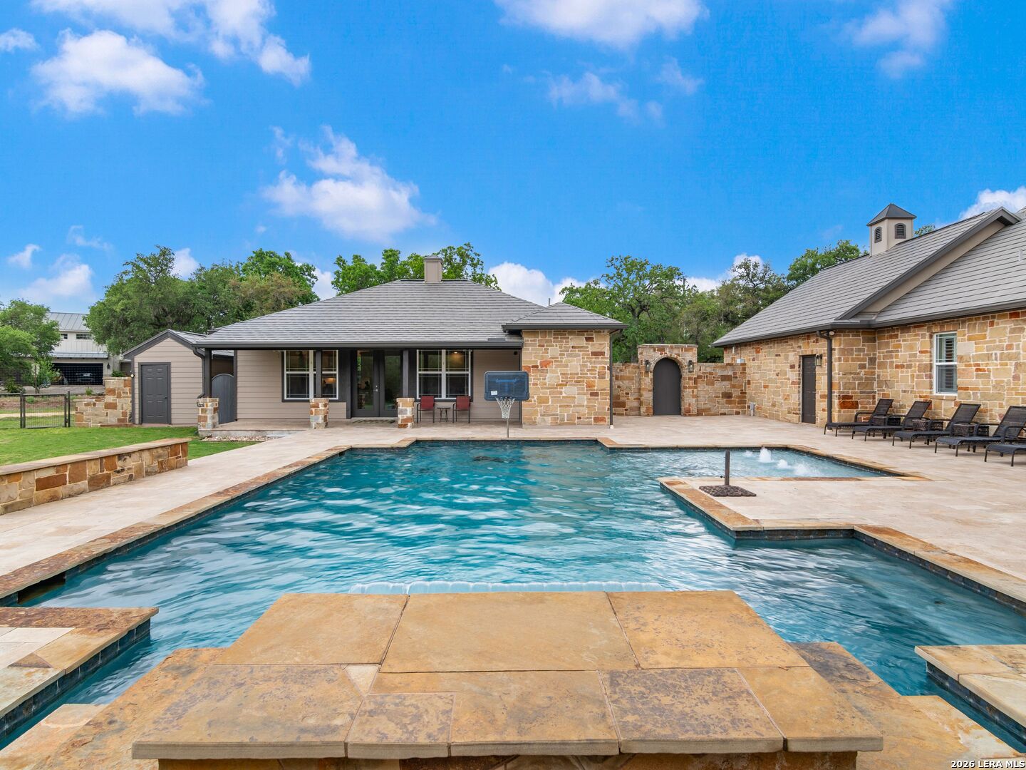 103 S Cibolo Hollow Fair Oaks Ranch TX 78015