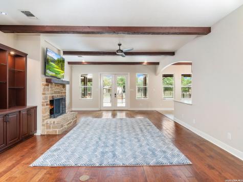 103 S Cibolo Hollow Fair Oaks Ranch TX 78015