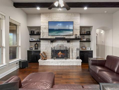 8926 Irving Hill Boerne TX 78015