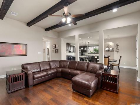 8926 Irving Hill Boerne TX 78015