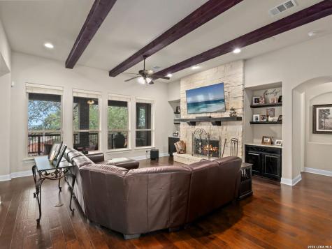 8926 Irving Hill Boerne TX 78015