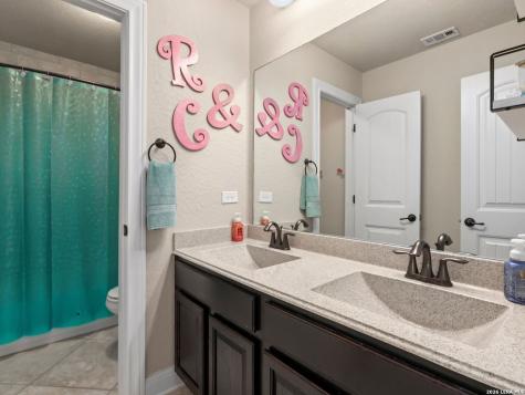 8926 Irving Hill Boerne TX 78015