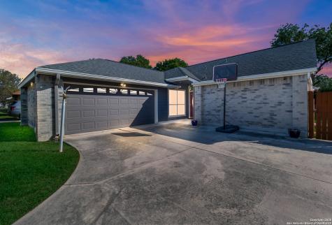 9520 Woodland Hills San Antonio TX 78250