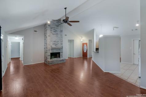 9520 Woodland Hills San Antonio TX 78250