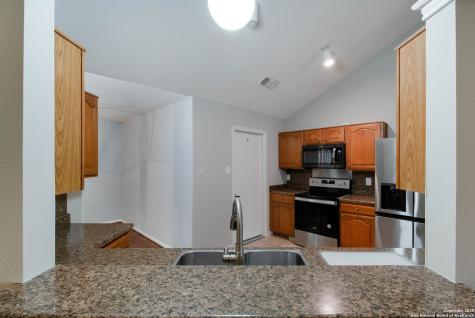 9520 Woodland Hills San Antonio TX 78250