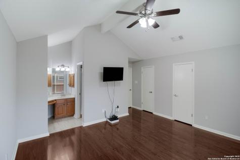 9520 Woodland Hills San Antonio TX 78250