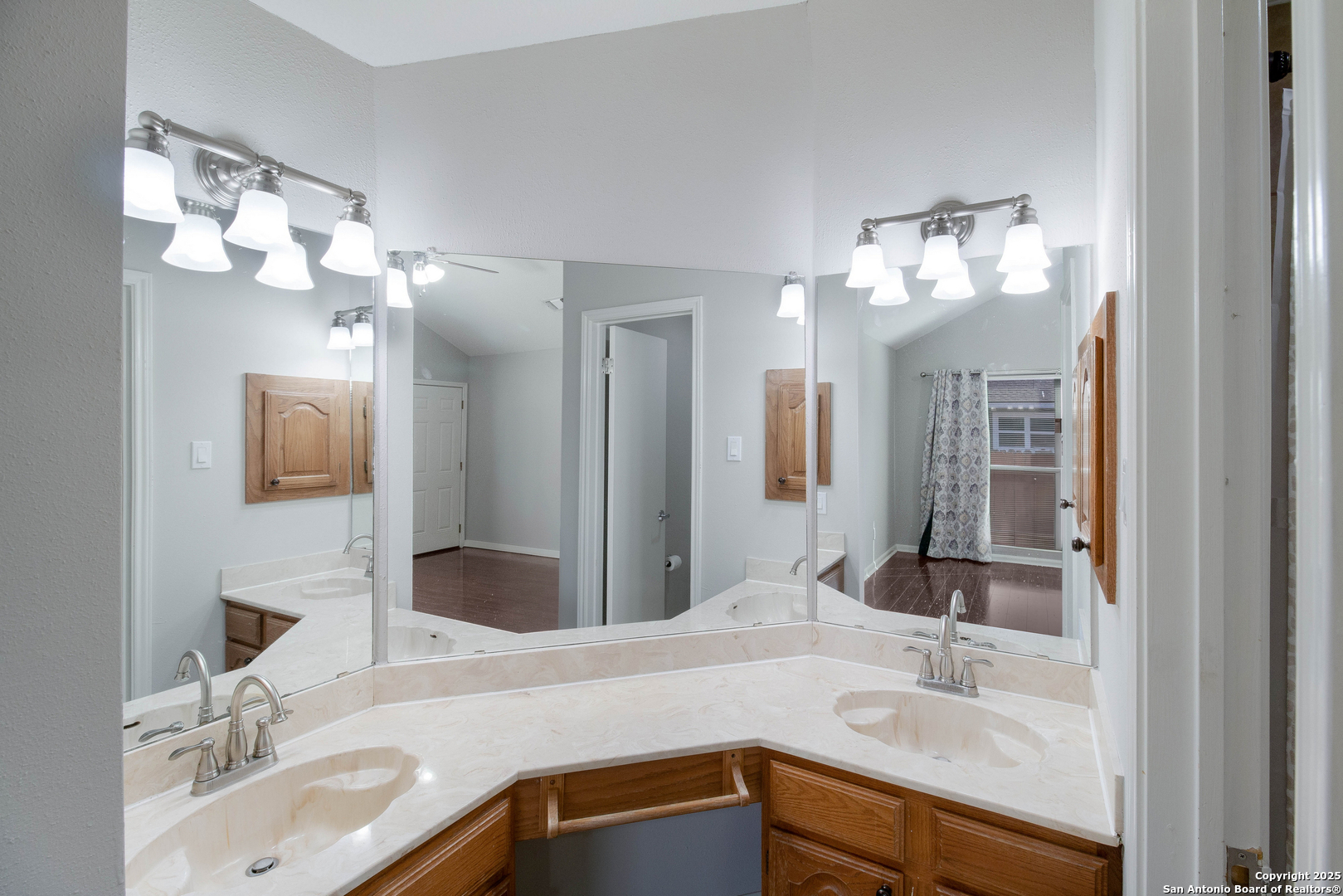 9520 Woodland Hills San Antonio TX 78250