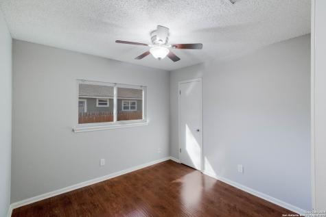 9520 Woodland Hills San Antonio TX 78250