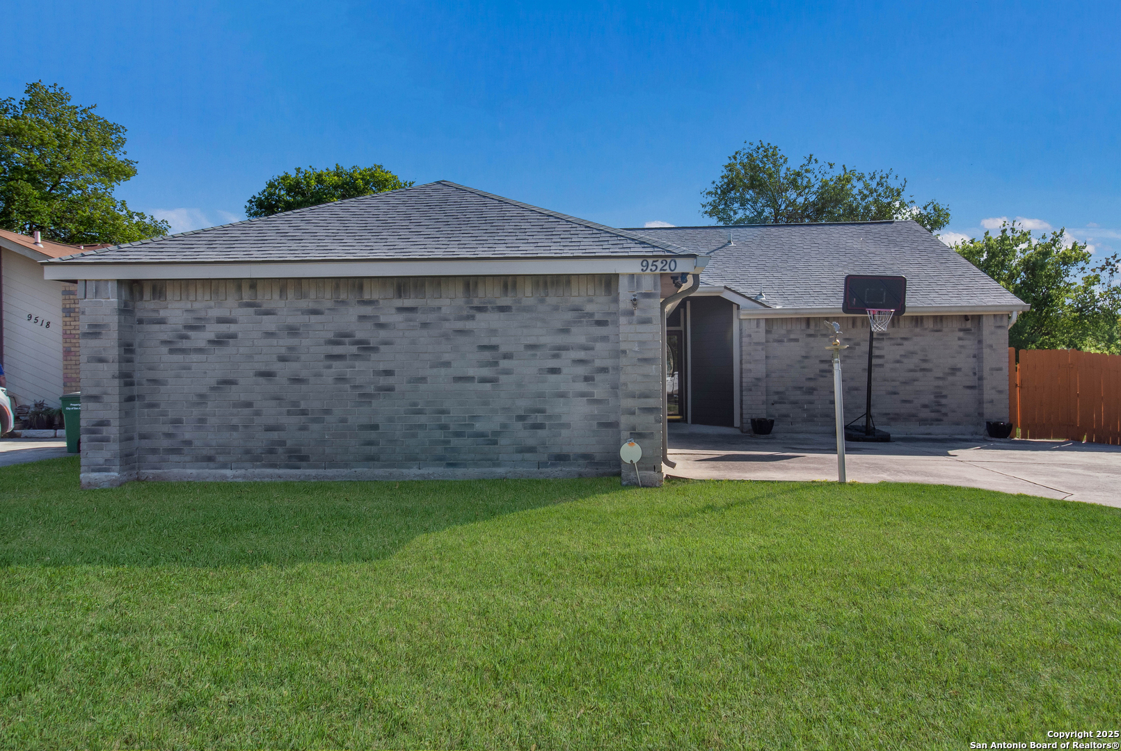 9520 Woodland Hills San Antonio TX 78250